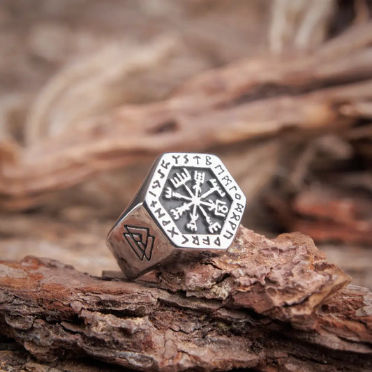 The Vegvisir Wayfinder Ring