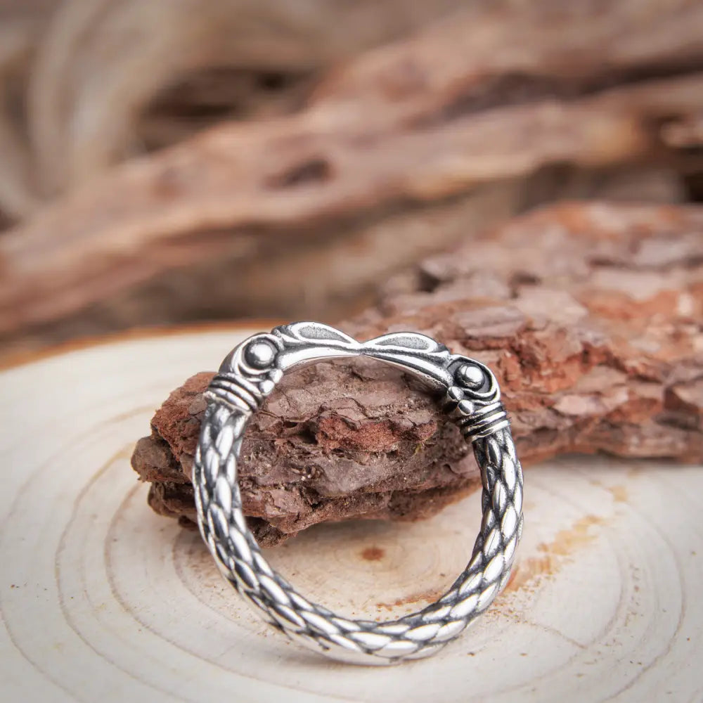 Two Entwined Ravens Ring