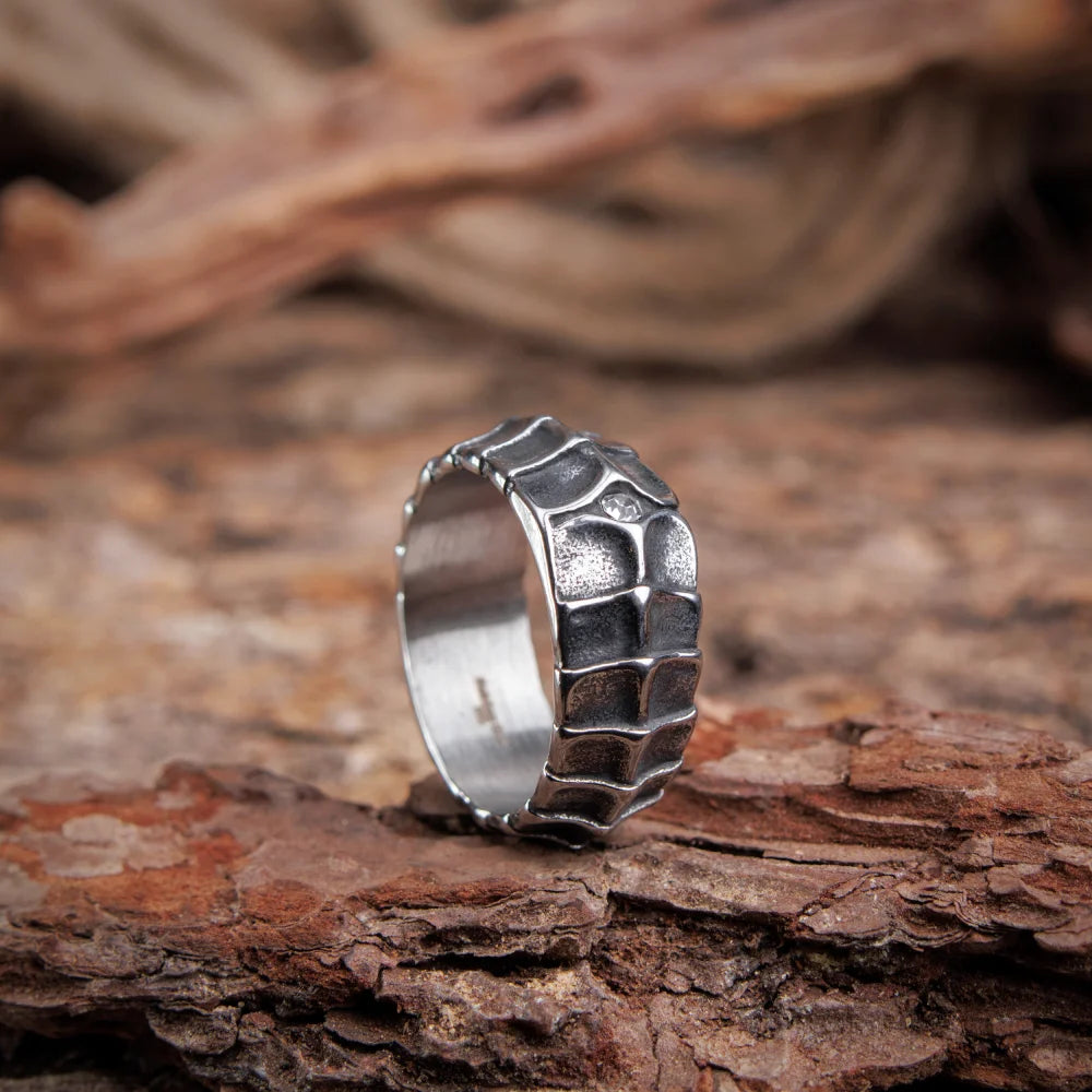 Dragon Ring with Diamond