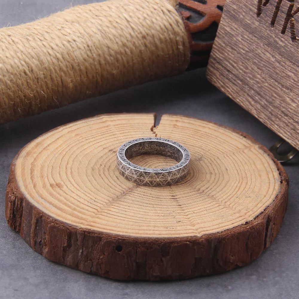 Rhombus Runes Ring