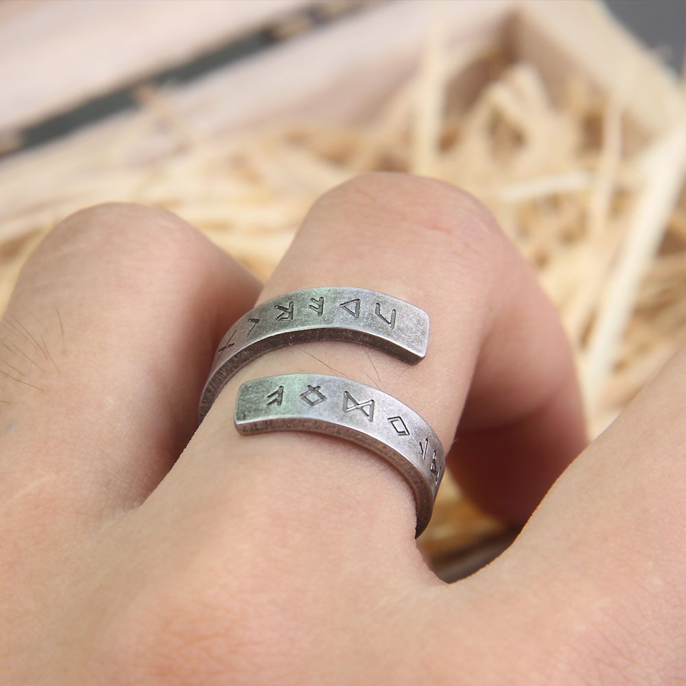 Nordic Amulet Runes Ring – Viking Oath