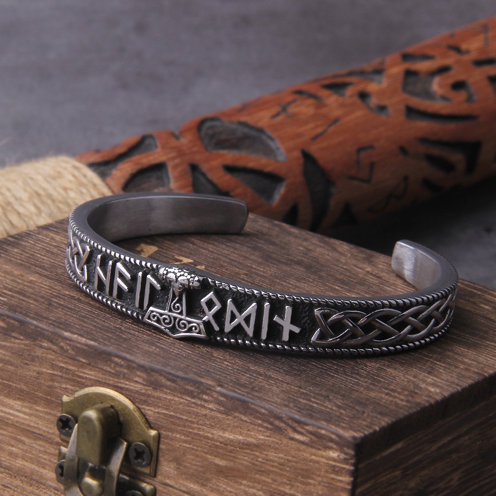 Nordic Runes Mjolnir Hammer Bracelet – VikingOath