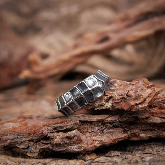 Dragon Ring with Diamond
