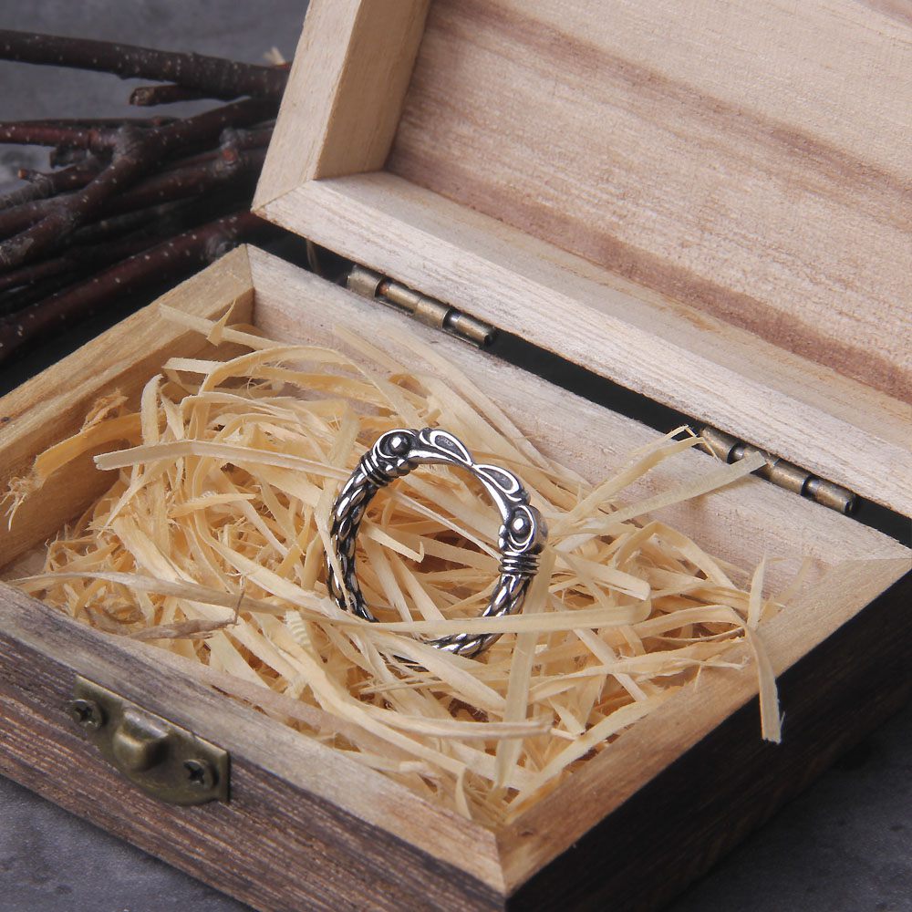 Two Entwined Ravens Ring