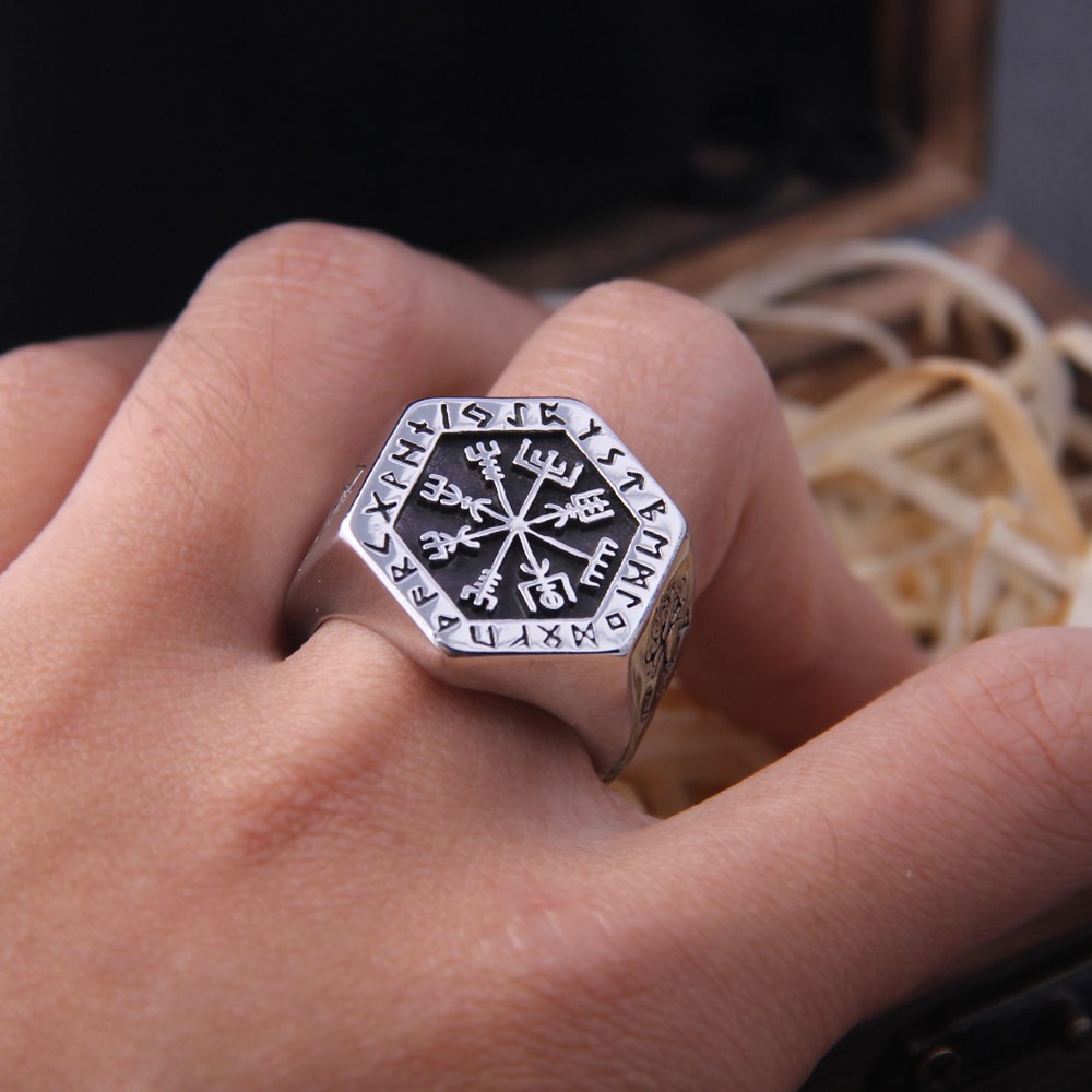 The Vegvisir Wayfinder Ring