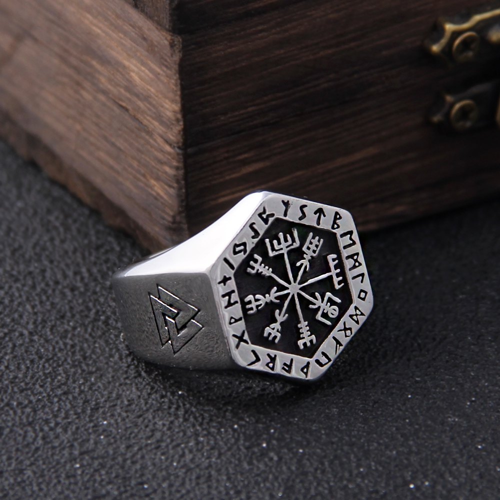 The Vegvisir Wayfinder Ring